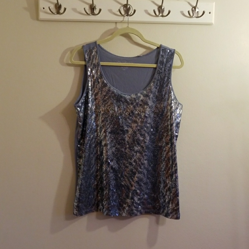 On trend Chico's metallic sequin tank 😘